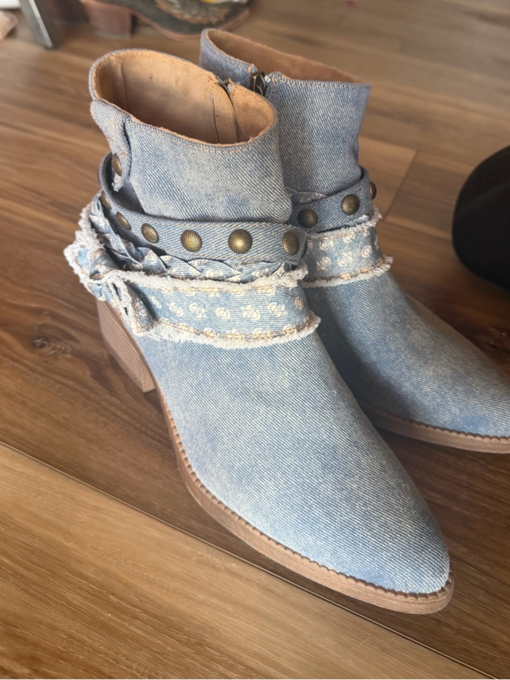 Blowfish Malibu Denim Blue Women's Ankle Boots with Decorative Straps size 9